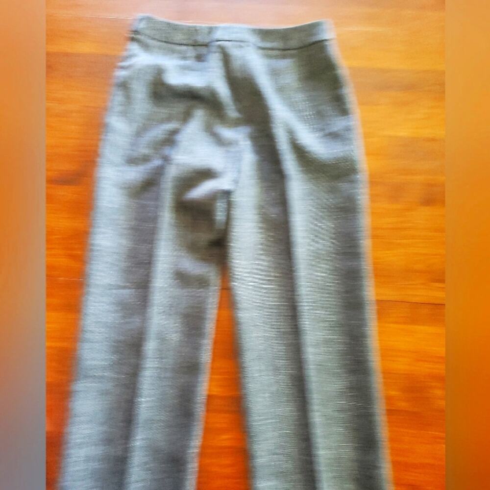 Jones STUDIO 4 grey and‎ black slacks